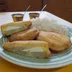 Tortitas de chayote rellenas de queso fresco con arroz blanco